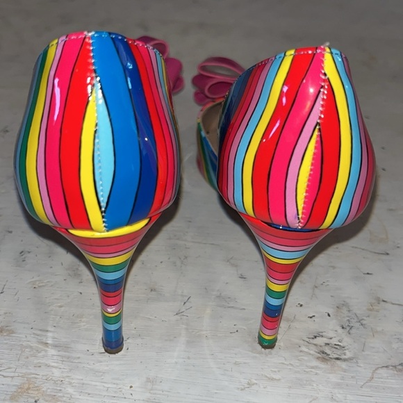 Betsey Johnson Relay Rainbow Striped Pink Bow Stiletto Pumps Heels | size 6 - Picture 3 of 6
